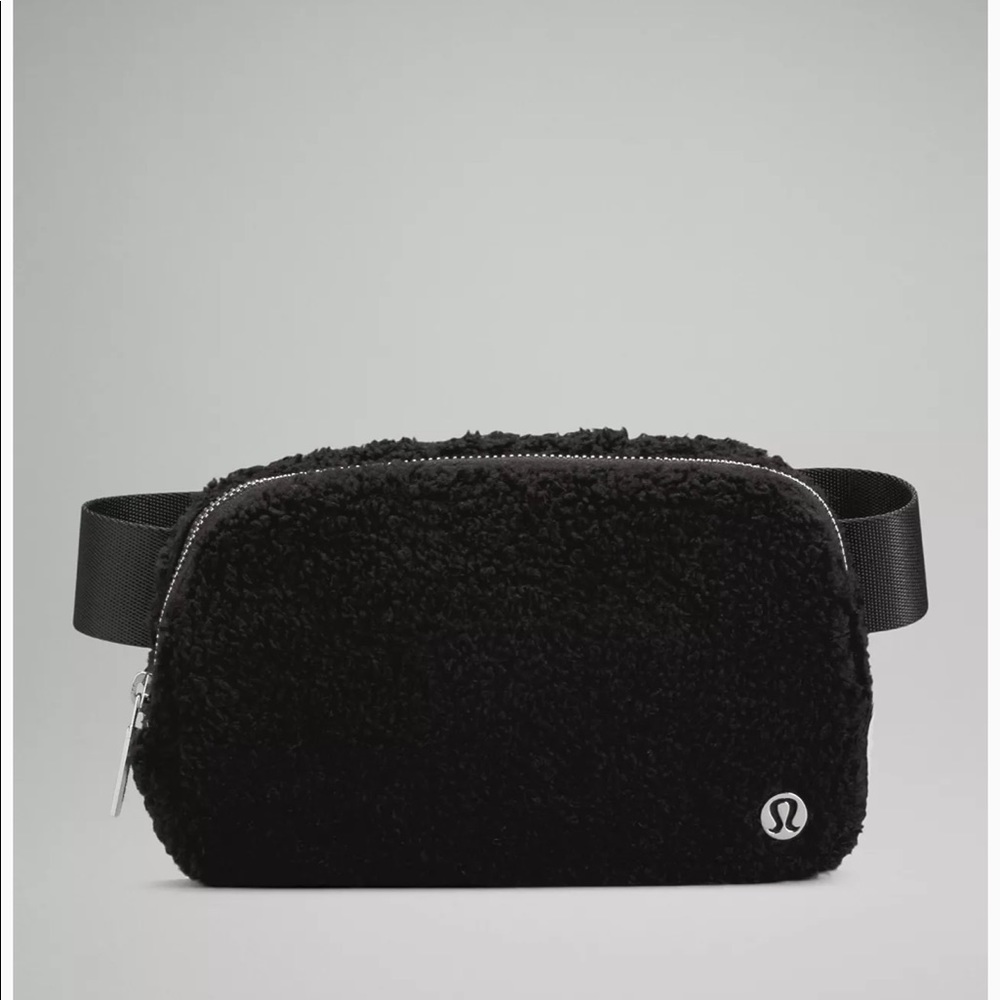 Lululemon Everywhere Fleece Belt Bag